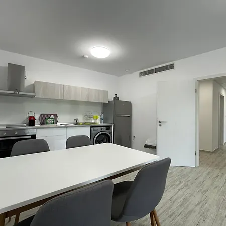 Peter House - Free Parking Apartment *